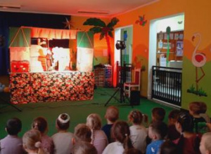 Przedstawienie teatralne "O Romusiu, Emilce i zielonej koniczynce"